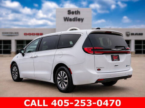 2024 Chrysler Pacifica Plug-In Hybrid Select