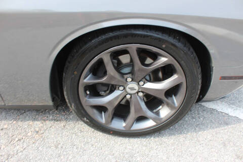 2018 Dodge Challenger SXT Plus