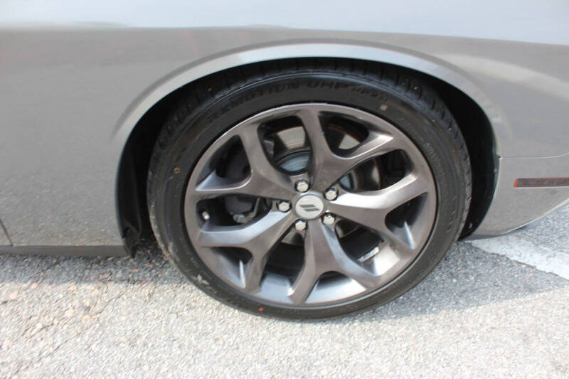 2018 Dodge Challenger SXT Plus