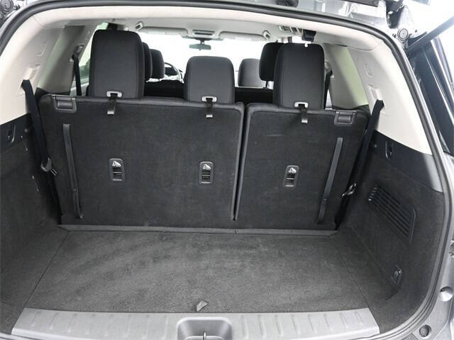 2022 Nissan Pathfinder SV