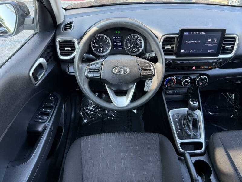 2022 Hyundai Venue SE