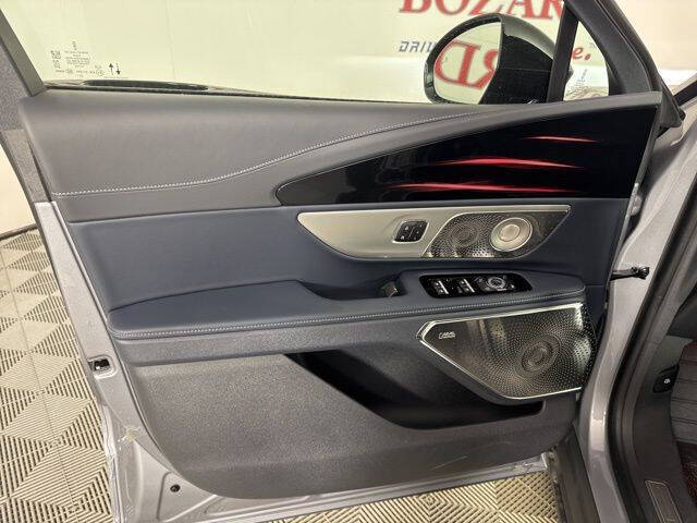 2025 Lincoln Nautilus Reserve