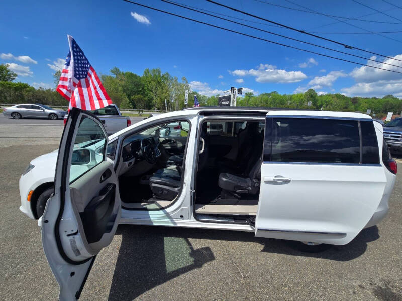 2017 Chrysler Pacifica Touring-L