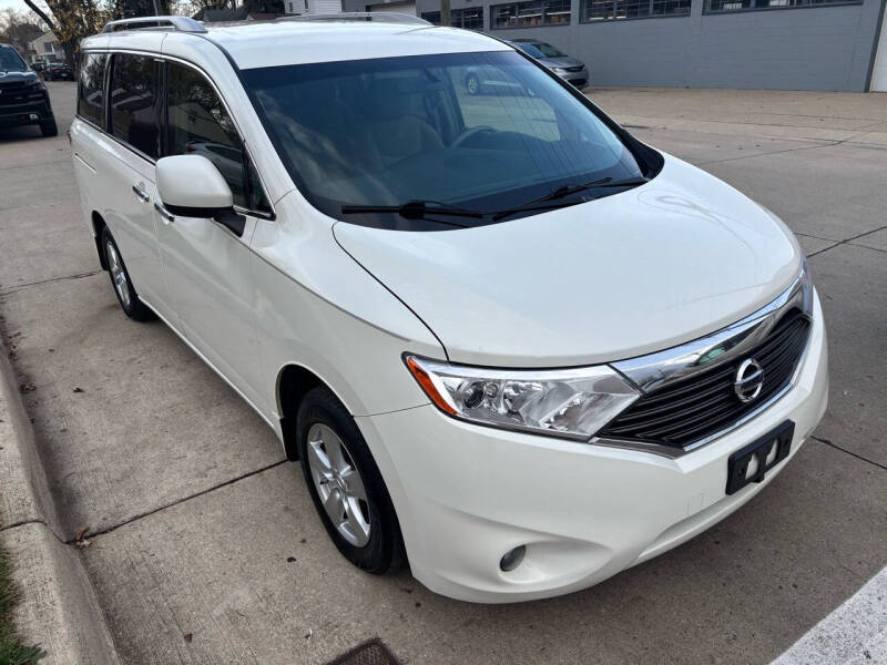 2015 Nissan Quest SV photo 16