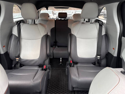 2024 Toyota Sienna XSE 7-Passenger