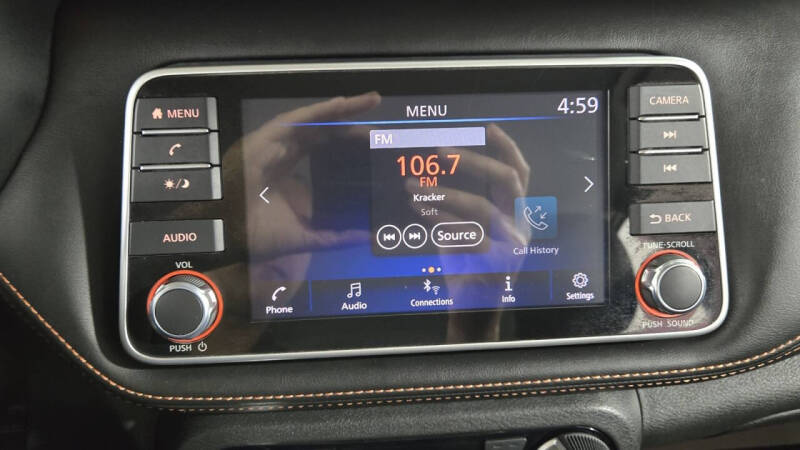 2020 Nissan Kicks SR