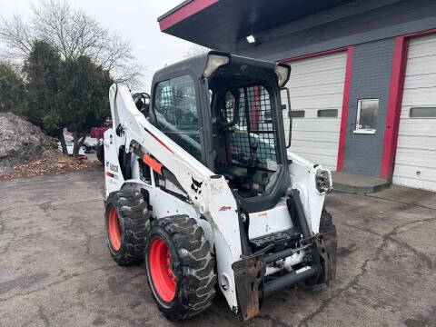 2014 Bobcat S590 TWO SPEED SKID STEER LOAD
