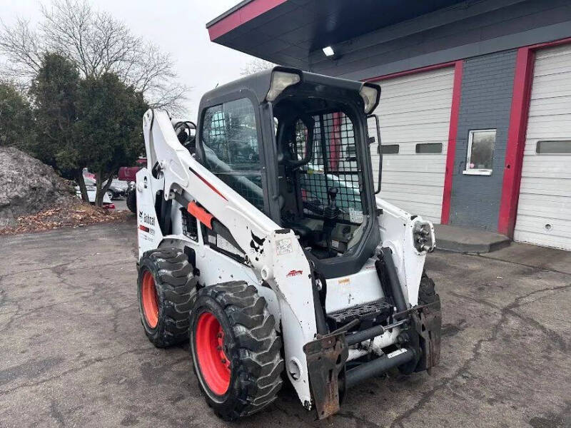 2014 Bobcat S590 TWO SPEED SKID STEER LOAD
