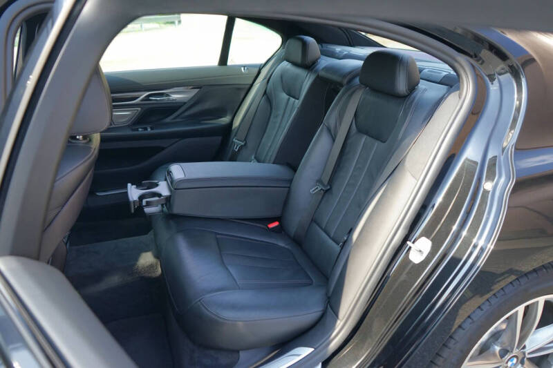 2018 BMW 7 Series 740i