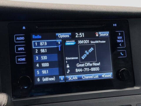 2017 Toyota Sienna LE 7-Passenger Auto Access Seat