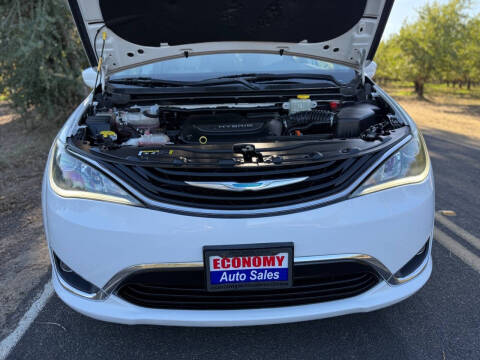 2017 Chrysler Pacifica Hybrid Touring Plus