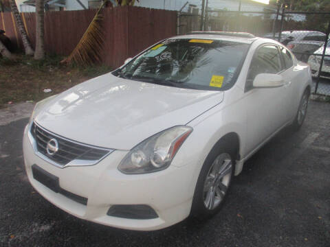 2013 Nissan Altima for sale at K & V AUTO SALES LLC in Hollywood FL