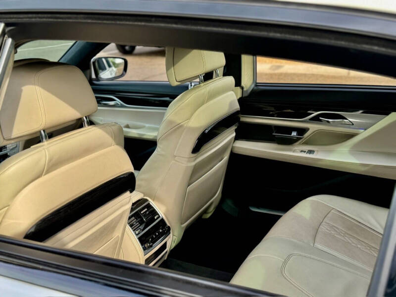 2017 BMW 7 Series 740i