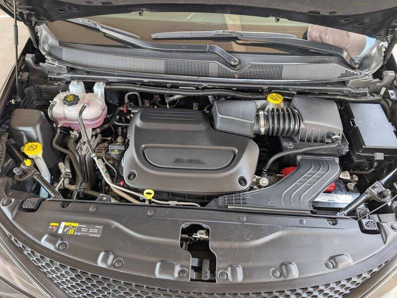 2023 Chrysler Voyager LX