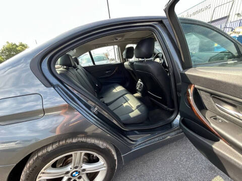 2015 BMW 3 Series 320i xDrive