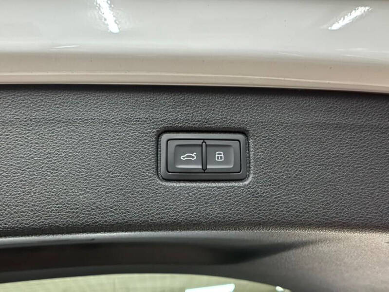 2022 Audi Q7 quattro Premium Plus 55 TFSI