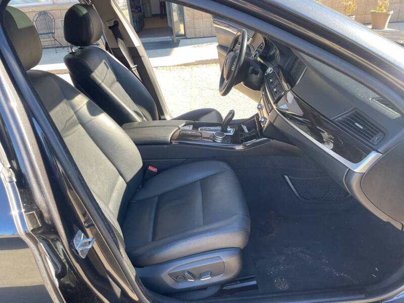 2015 BMW 5 Series 528i