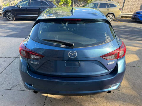 2018 Mazda MAZDA3 Touring