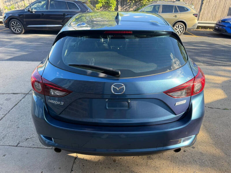 2018 Mazda MAZDA3 Touring