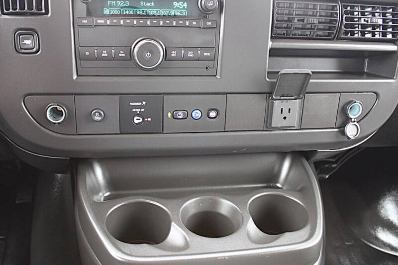 2025 GMC Savana 2500