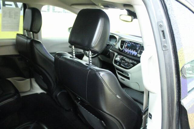 2021 Chrysler Pacifica Touring L