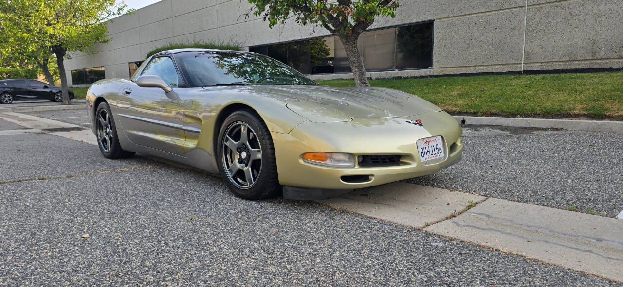 Lt. Gray 1999 Chevrolet Corvette Base 2dr Hatchback 1