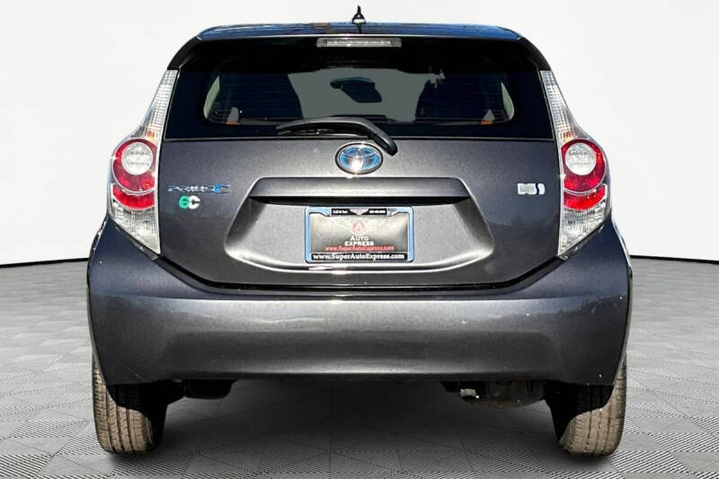 2014 Toyota Prius c One