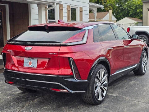 2024 Cadillac LYRIQ Luxury 3