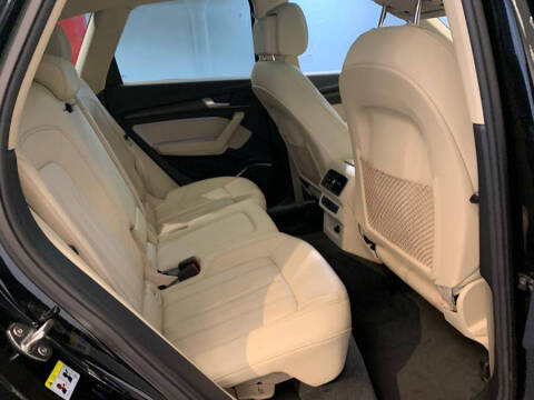 2023 Audi Q5 quattro Premium 40 TFSI