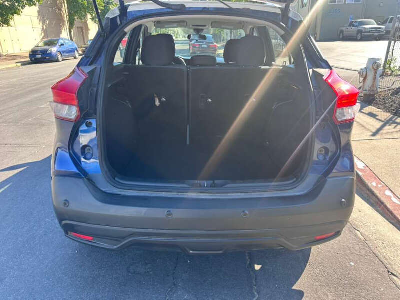 2020 Nissan Kicks SV
