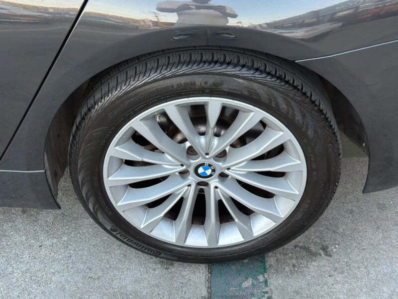 2021 BMW 5 Series 530i