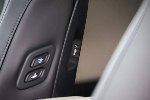 2024 Kia Carnival SX