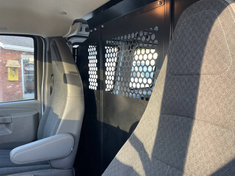 2023 GMC Savana 2500