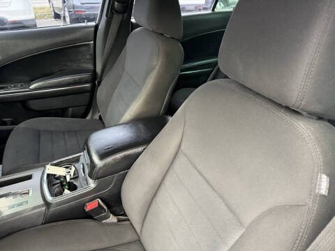 2013 Dodge Charger SE