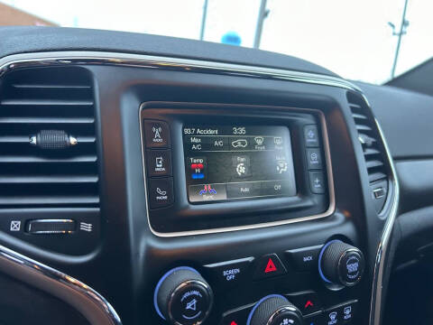 2017 Jeep Grand Cherokee Laredo