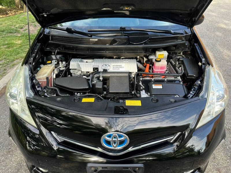 2013 Toyota Prius v Three