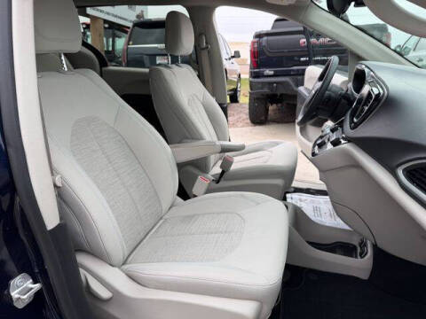 2017 Chrysler Pacifica Hybrid Touring Plus