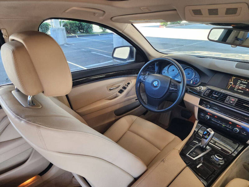2013 BMW 5 Series 528i