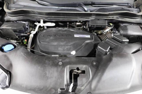 2019 Honda Pilot Touring w/Rear Captain's Chairs