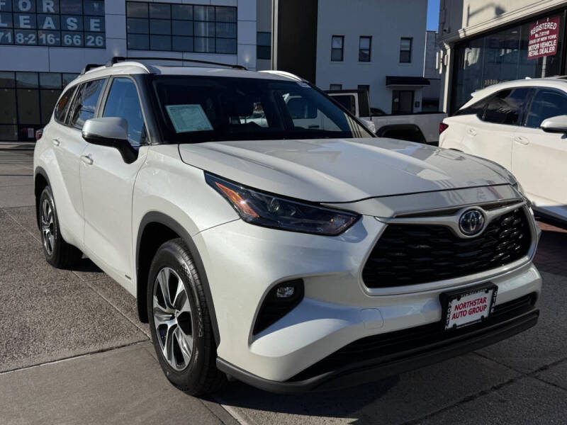 2023 Toyota Highlander Hybrid XLE