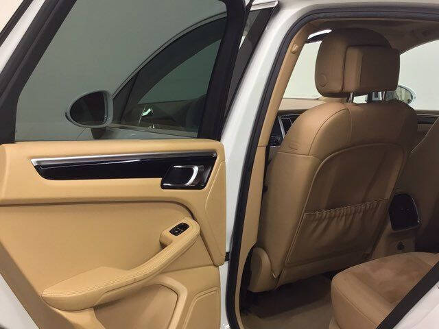 2017 Porsche Macan S