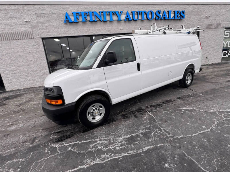 2025 Chevrolet Express 2500