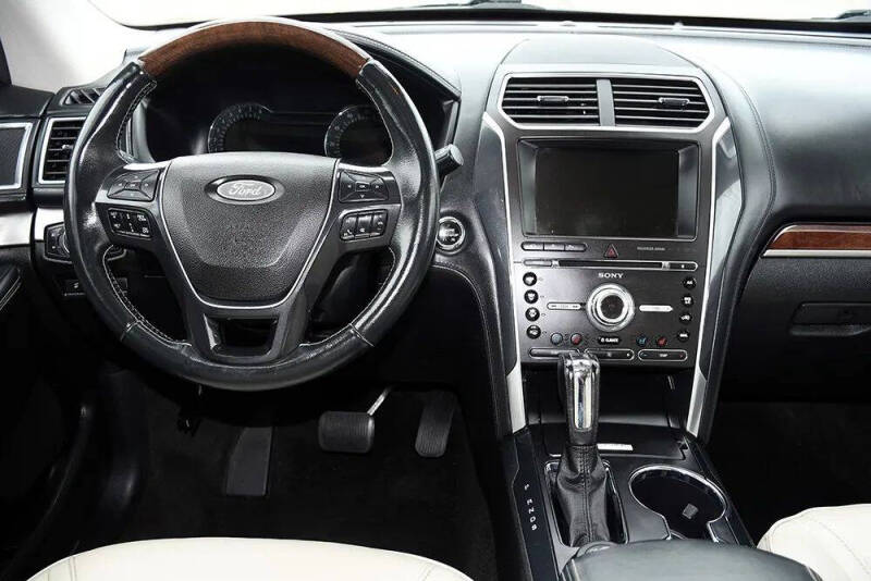 2017 Ford Explorer Platinum
