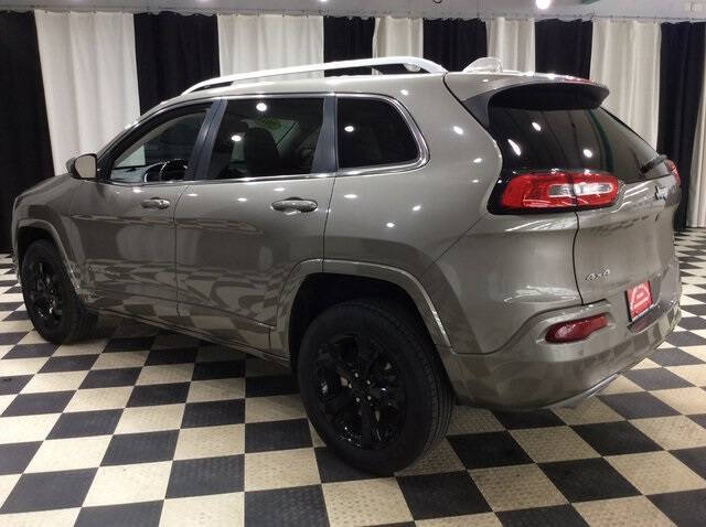 2016 Jeep Cherokee Overland