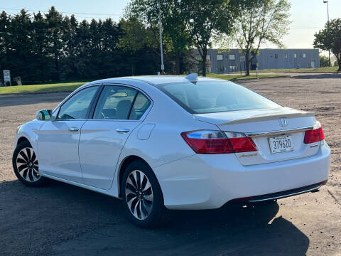 2015 Honda Accord Hybrid for sale at Direct Auto Sales LLC in Osseo MN
