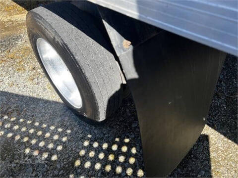 2007 Freightliner M2 106