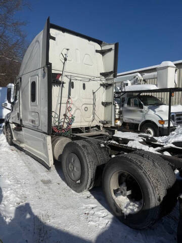 2021 Freightliner Cascadia 126