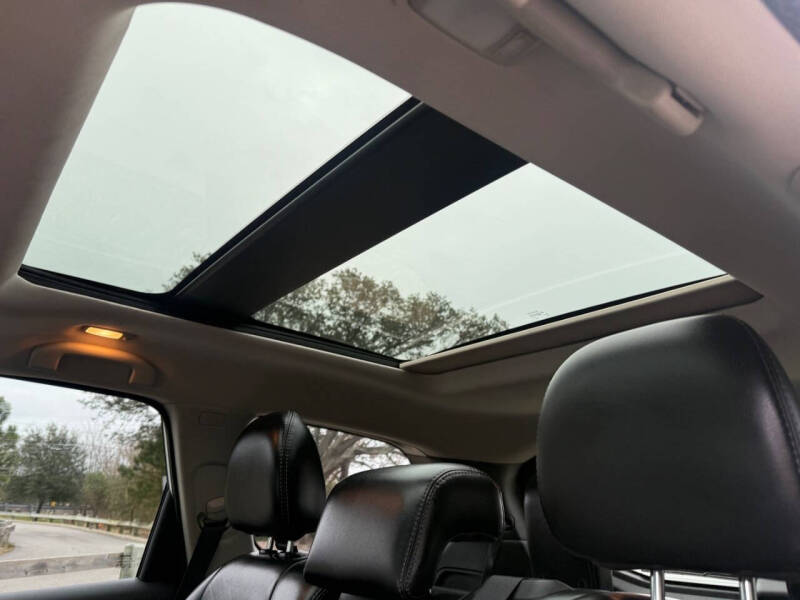 2017 Nissan Pathfinder SL