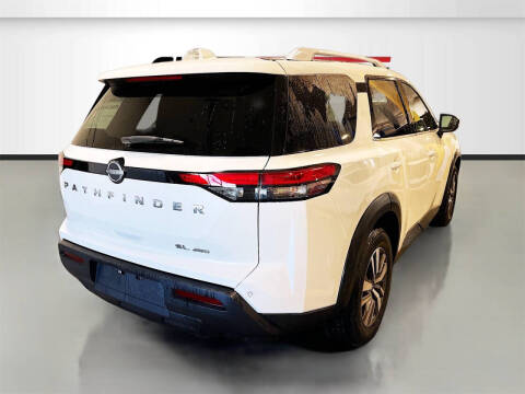2023 Nissan Pathfinder SL