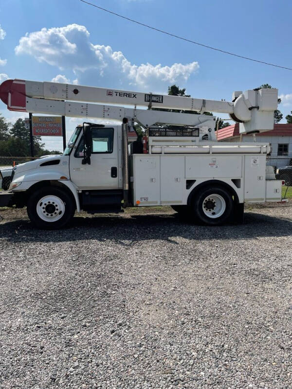 2008 International DuraStar 4300 for sale at MOORE'S AUTOS LLC in Florence SC